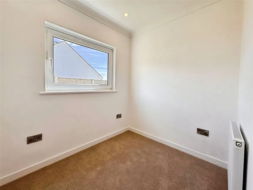 Manor Bend, Glampton, TQ5, photo 9