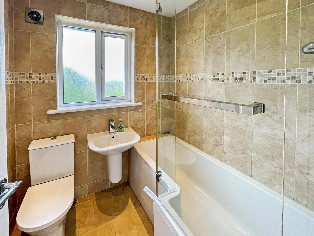 Ashbourne Park, Lambeg, BT27, photo 9