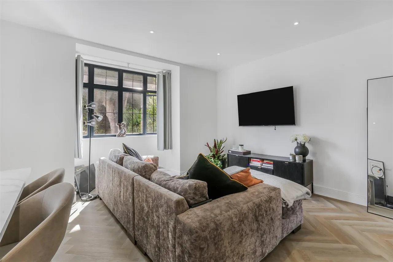 Cheam Road, Cheam, SM2 7LQ, photo 11