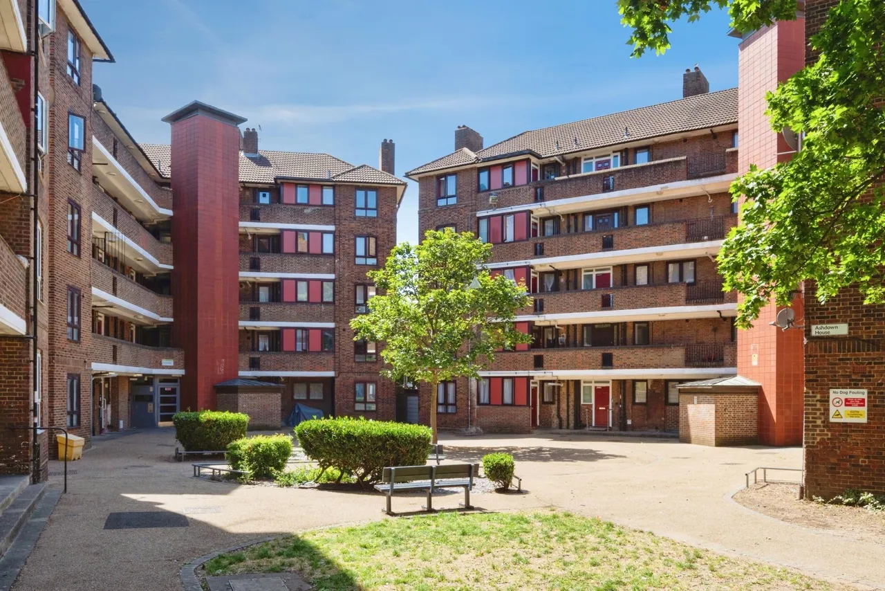 Charnwood Street, London, E5, photo 16