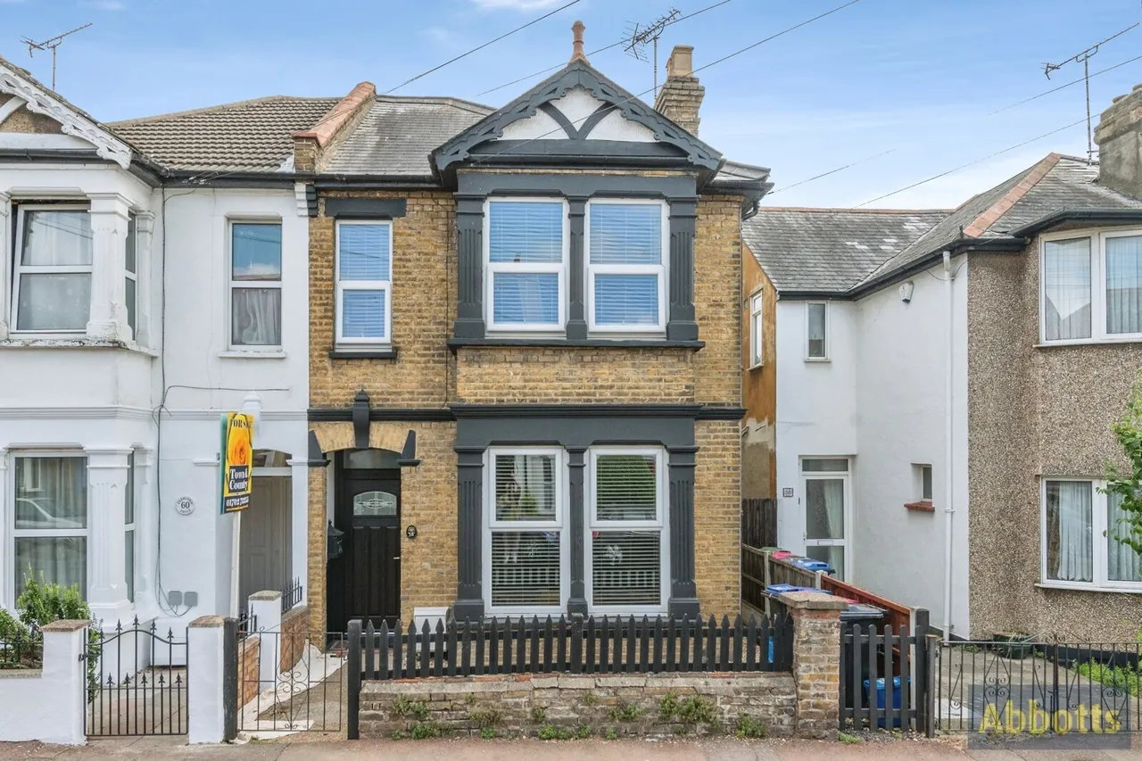 4 bed house for sale — Cranleigh Drive, Leigh-on-Sea, Essex, SS9