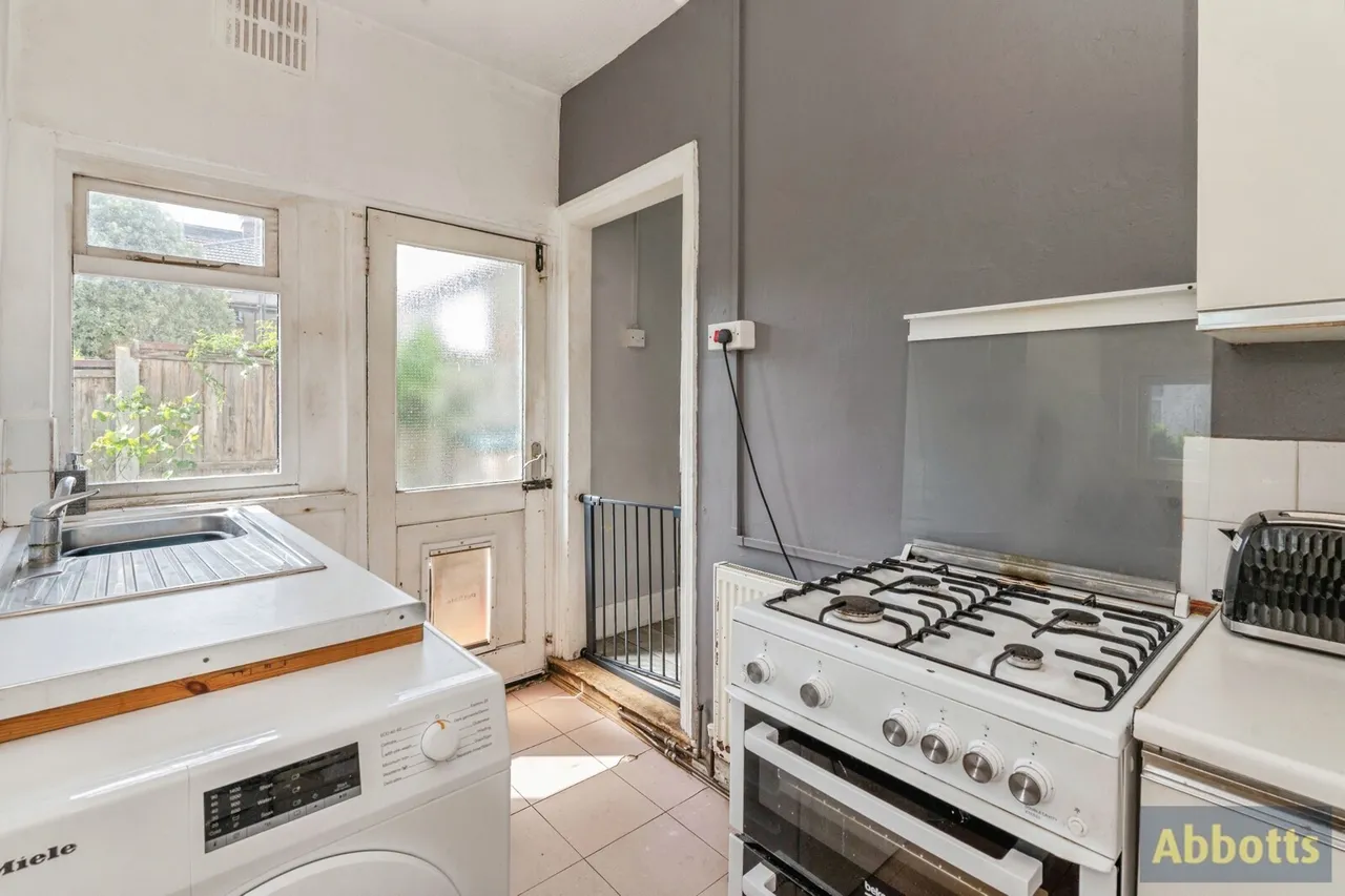 Cranleigh Drive, Leigh-on-Sea, Essex, SS9, photo 11