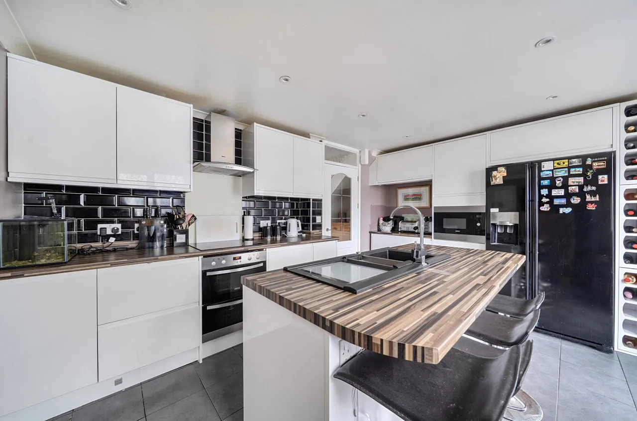 Nutshalling Avenue, Rownhams, SO16, photo 2