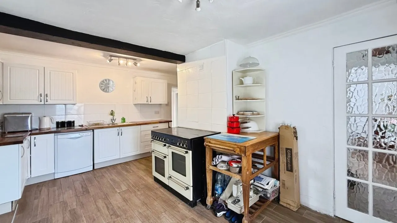 Oldfield Park, Westbury, photo 4