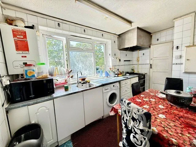 Forest Drive, London, E12, photo 5