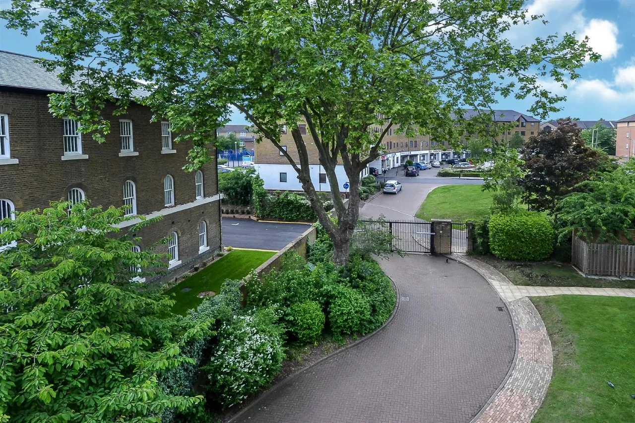Osterley Gardens, Hanwell, photo 7
