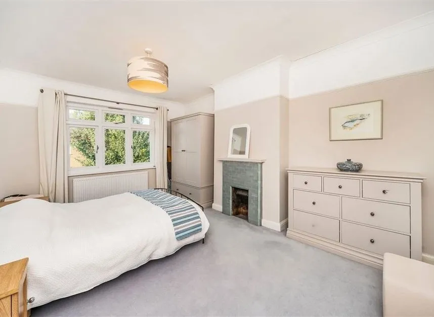 Cambridge Crescent, Teddington, TW11, photo 4