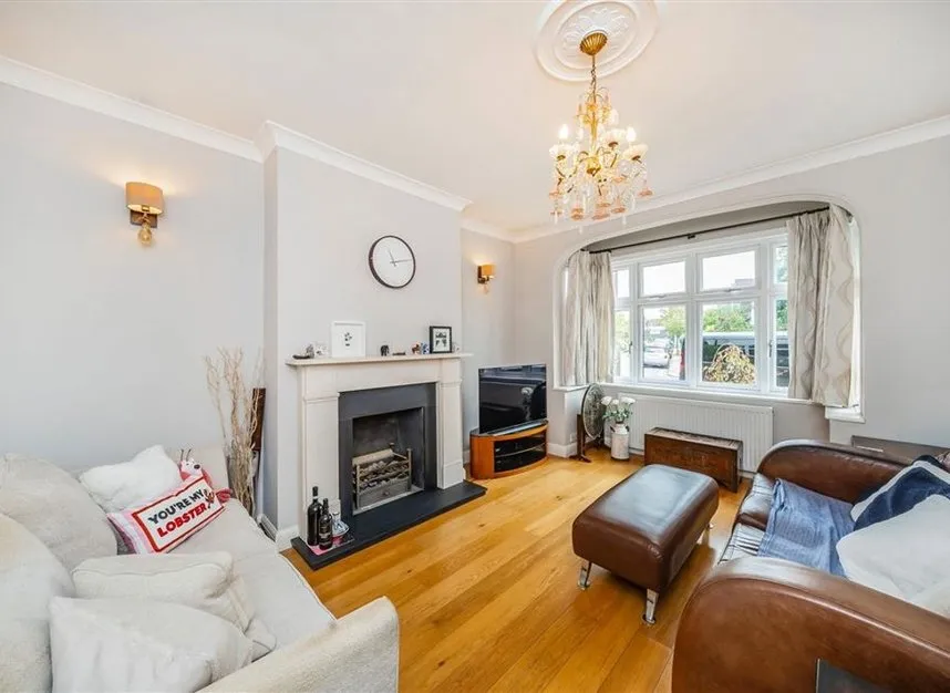 Cambridge Crescent, Teddington, TW11, photo 2
