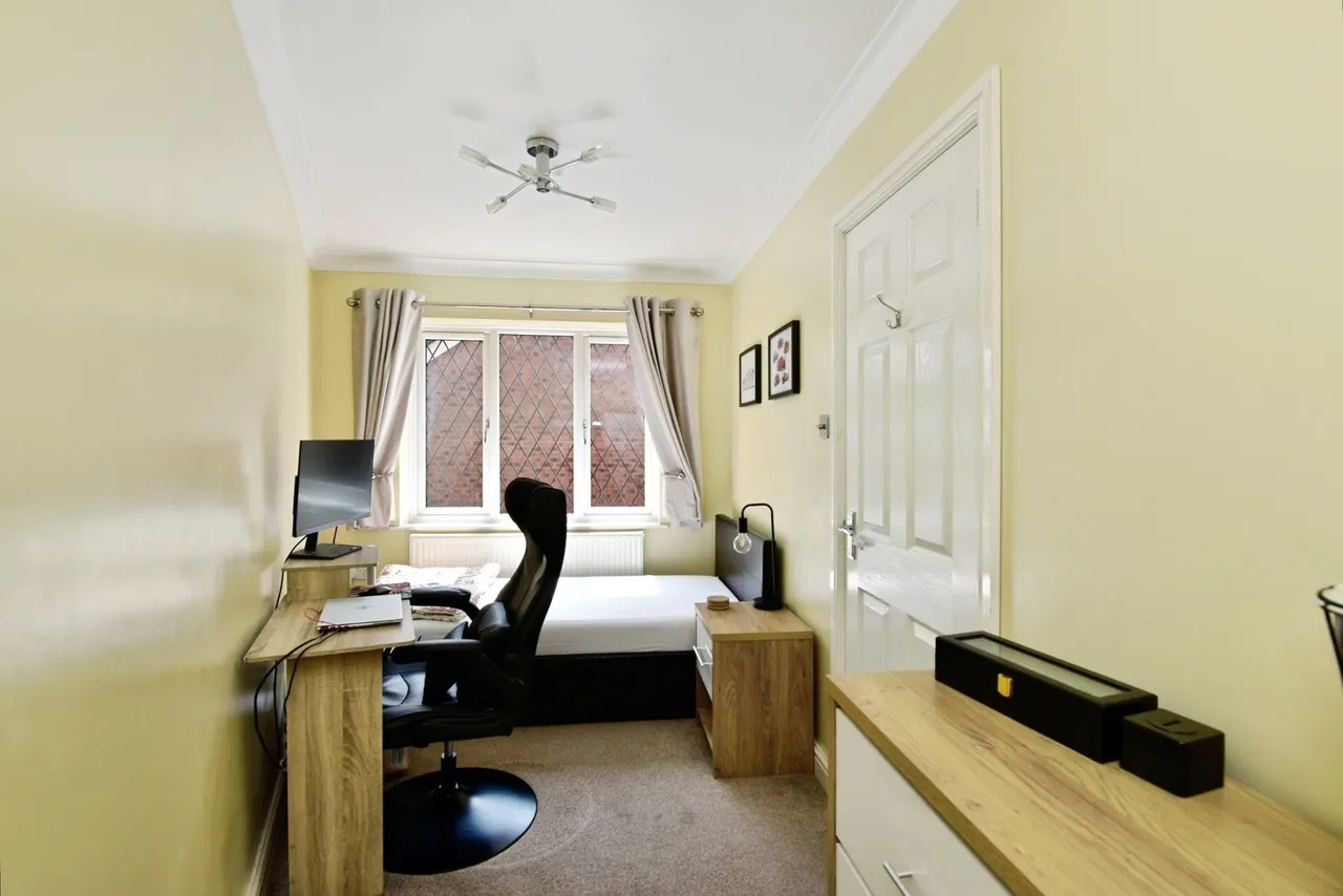 Willowcroft Way, STOKE-ON-TRENT, Staffordshire, ST7, photo 5