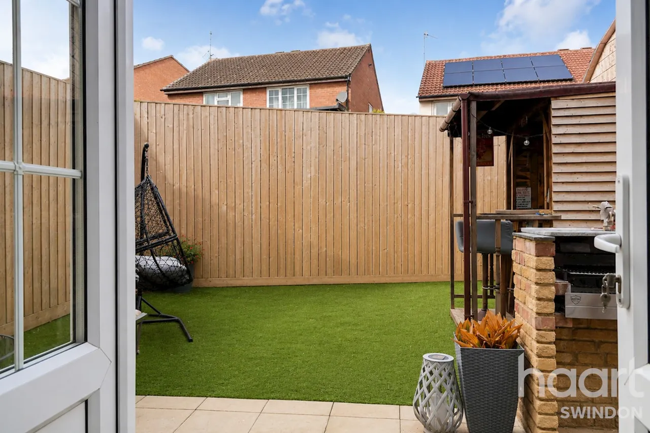 Mint Close, Swindon, SN2, photo 3