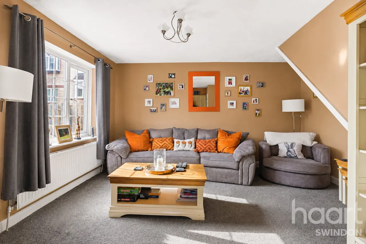 Mint Close, Swindon, SN2, photo 2