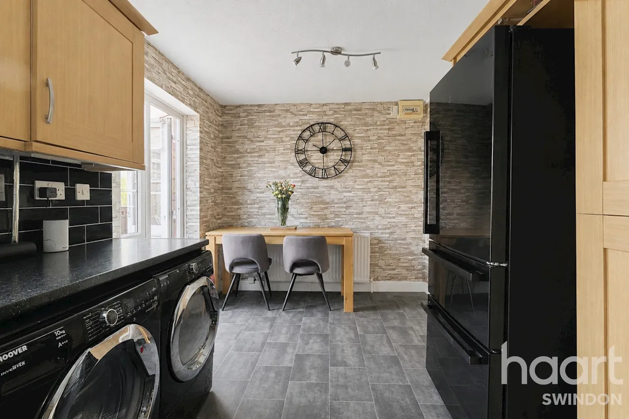 Mint Close, Swindon, SN2, photo 9