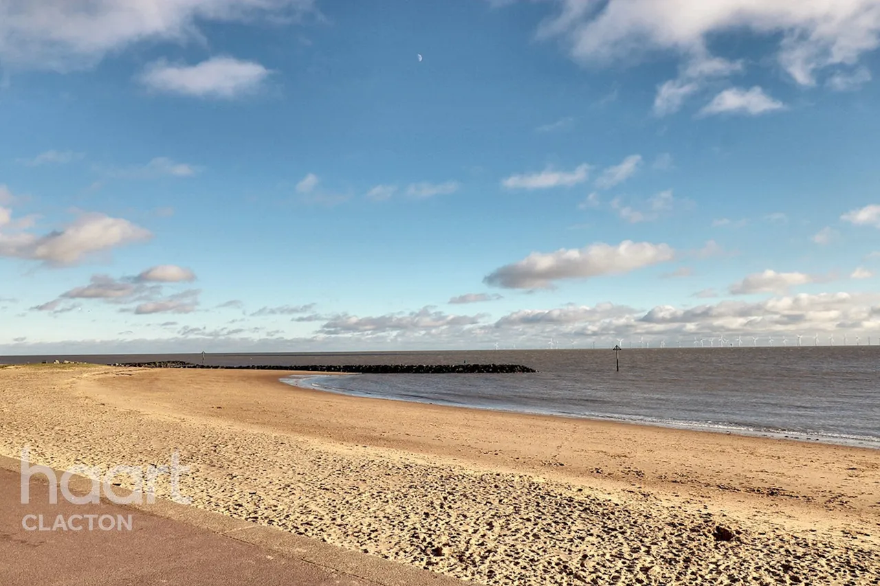 2 bed flat for sale, Selsey Avenue, Clacton-On-Sea, CO15