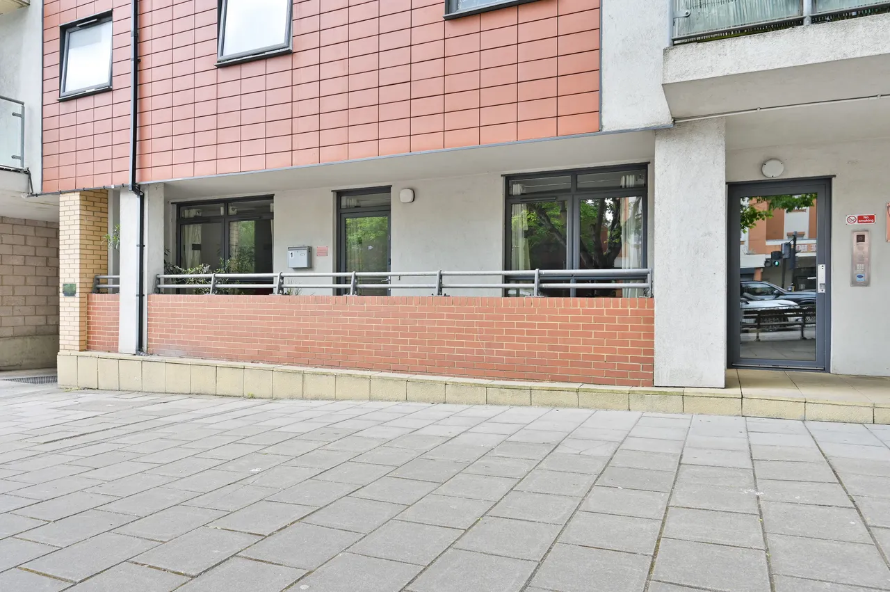 3 bed flat for sale — 1 Osbury Court, 52 Northolt Road, Harrow