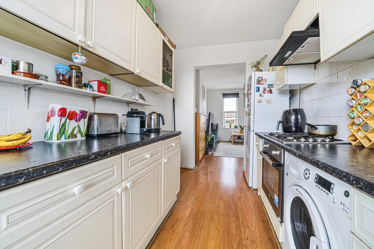 Garratt Lane, Earlsfield, SW18, photo 5