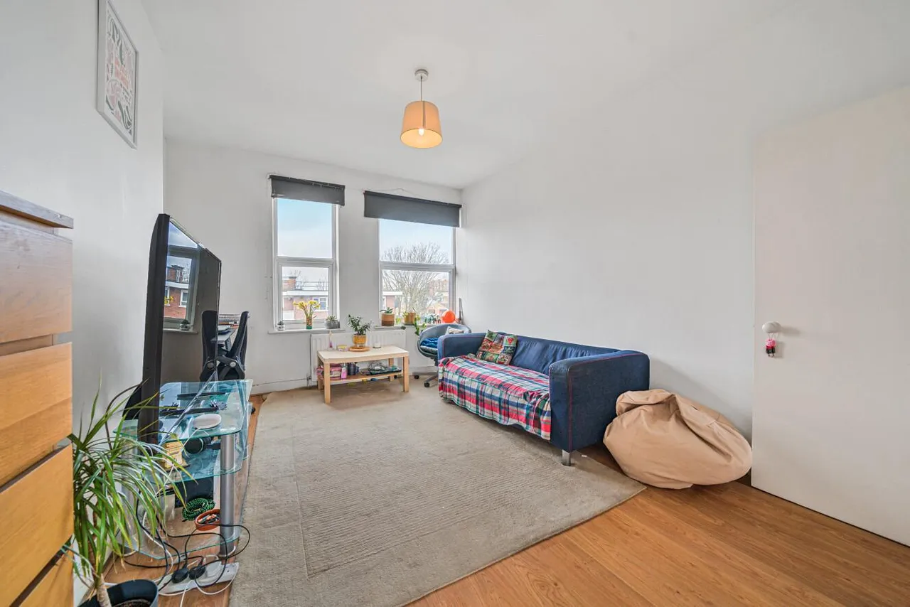 Garratt Lane, Earlsfield, SW18, photo 4