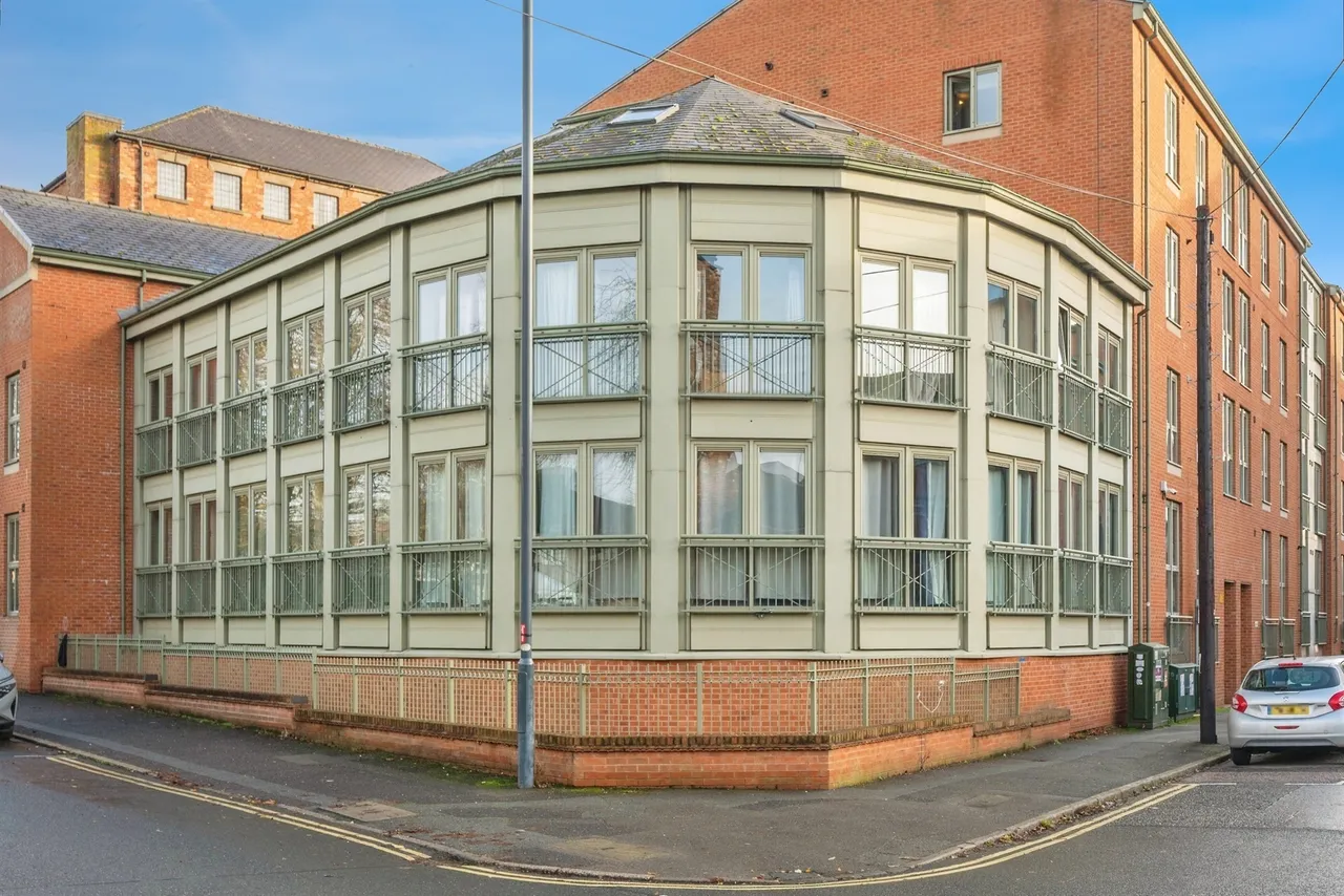2 bed flat for sale, Brook Street, Derby, DE1