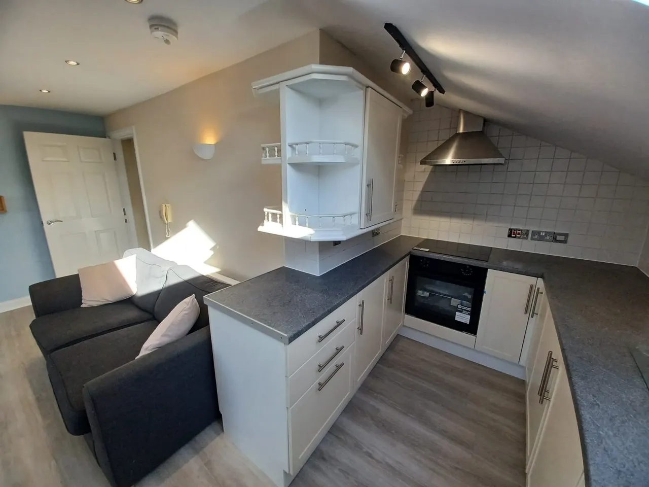 King Lane, Moortown, LS17, photo 12