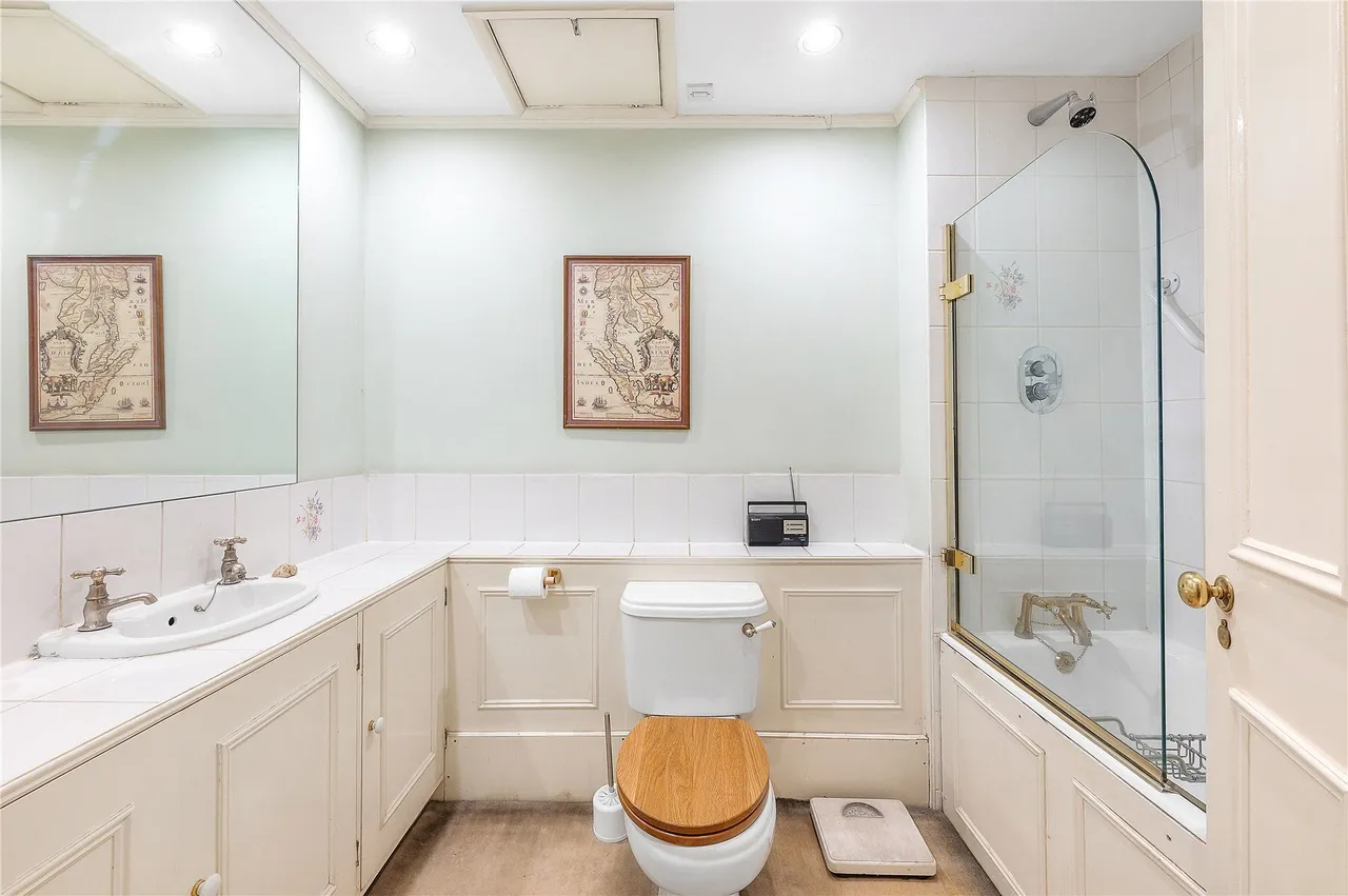 Sloane Court West, London, SW3, photo 9