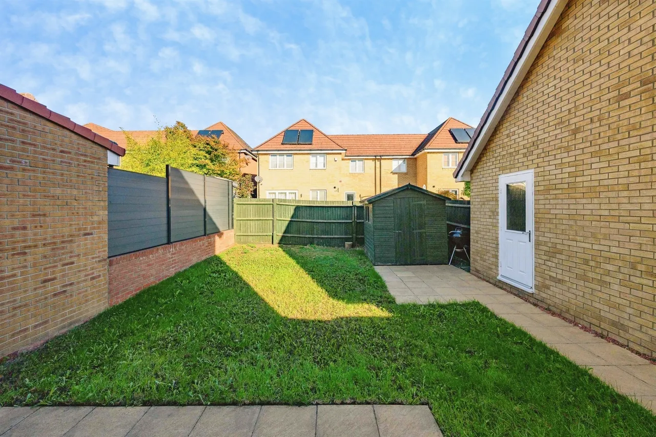 Braham Crescent, Leavesden, WD25, photo 6