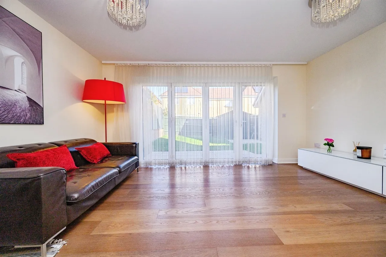Braham Crescent, Leavesden, WD25, photo 2