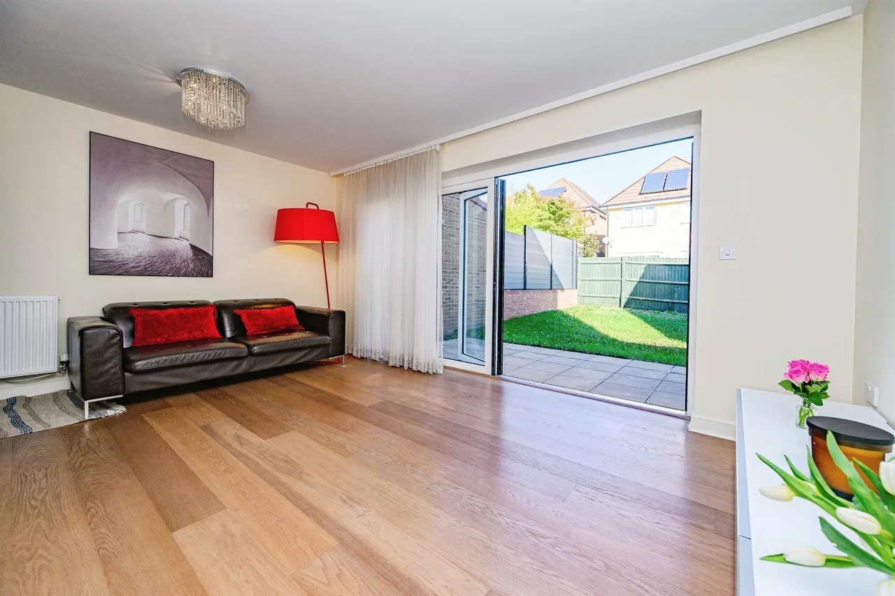 Braham Crescent, Leavesden, WD25, photo 17