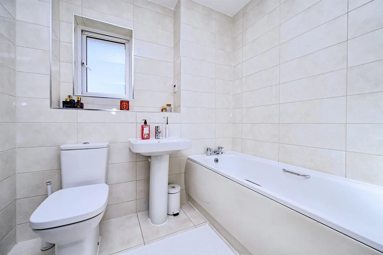 Braham Crescent, Leavesden, WD25, photo 10