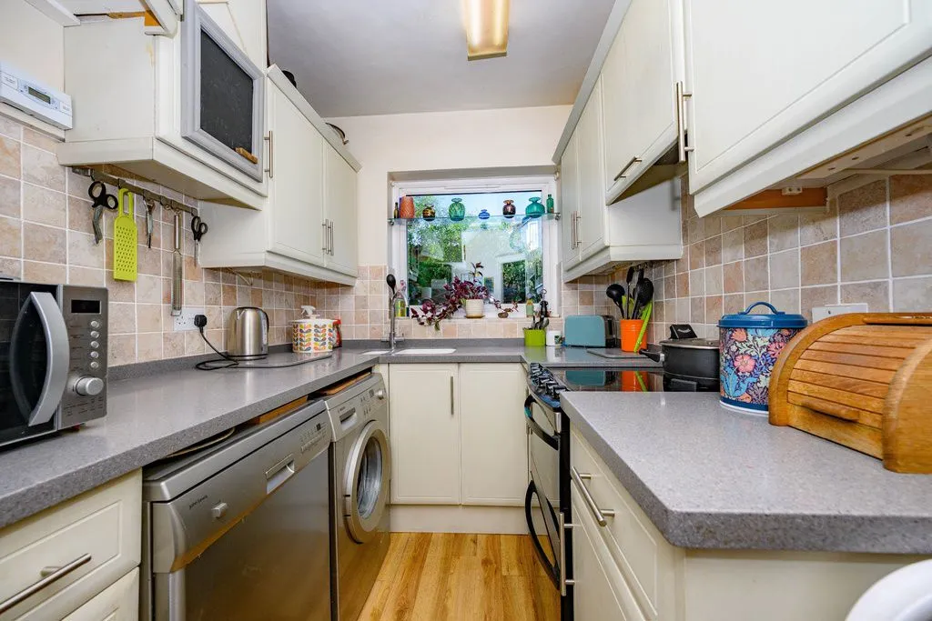 Herkomer Road, Bushey WD23 3NN, photo 5