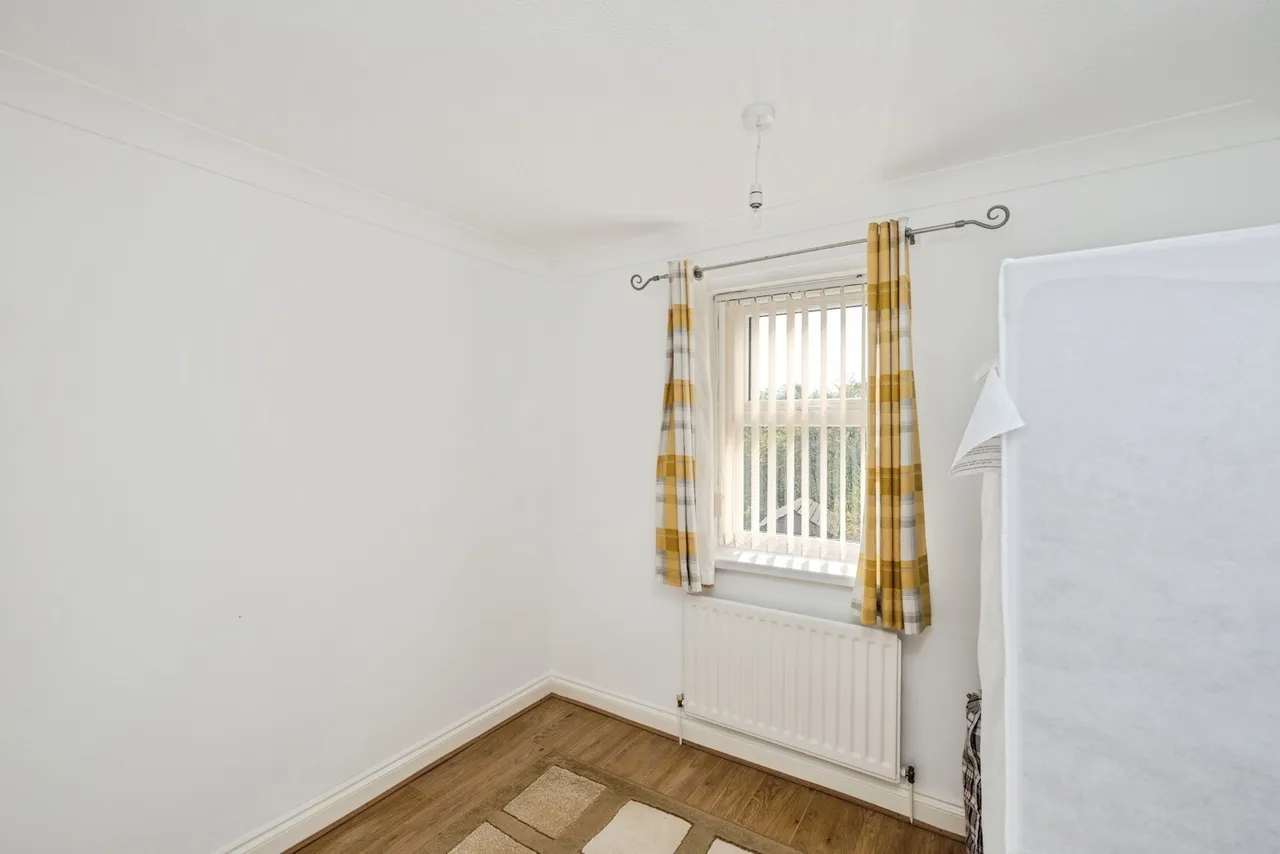 Ffordd Taliesin, Swansea, SA2, photo 6