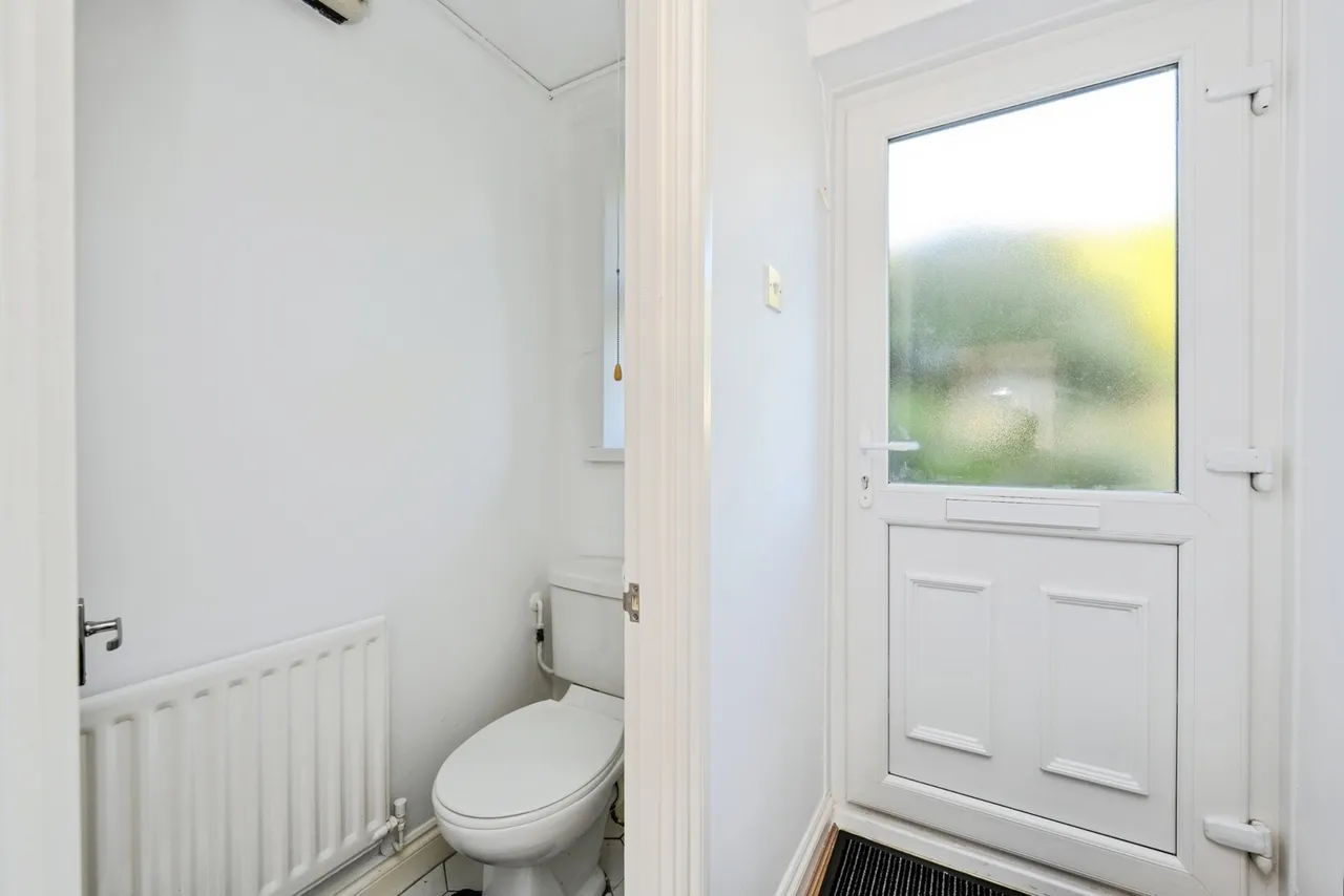 Ffordd Taliesin, Swansea, SA2, photo 17