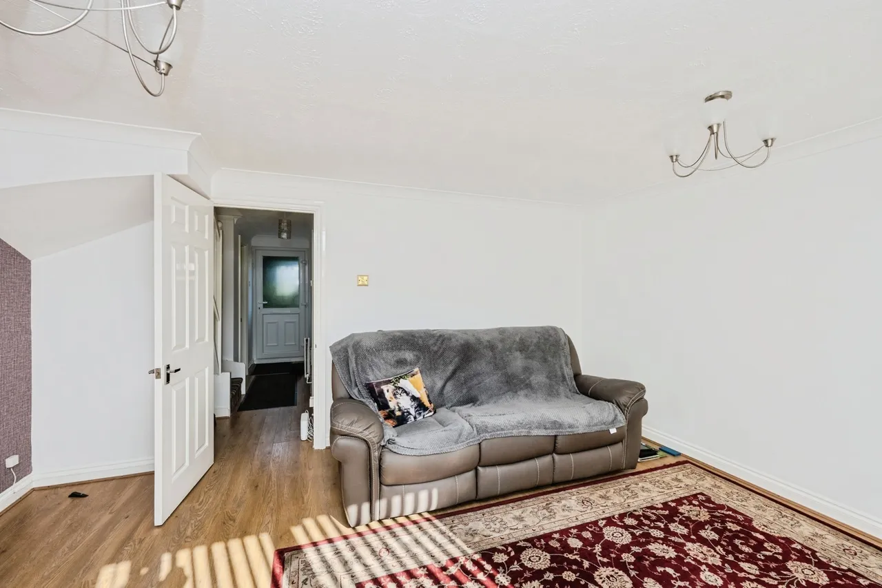 Ffordd Taliesin, Swansea, SA2, photo 10