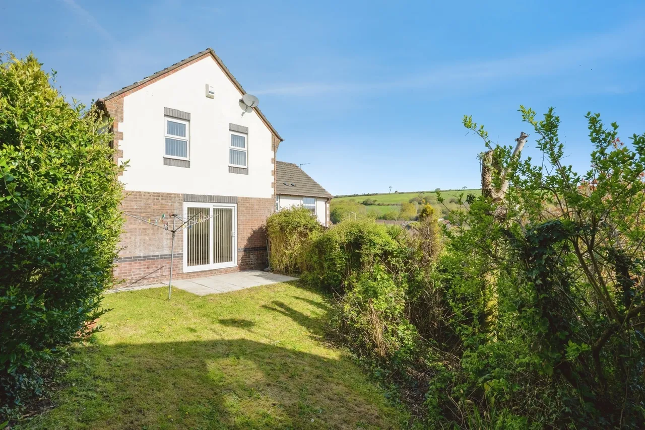 Ffordd Taliesin, Swansea, SA2, photo 14