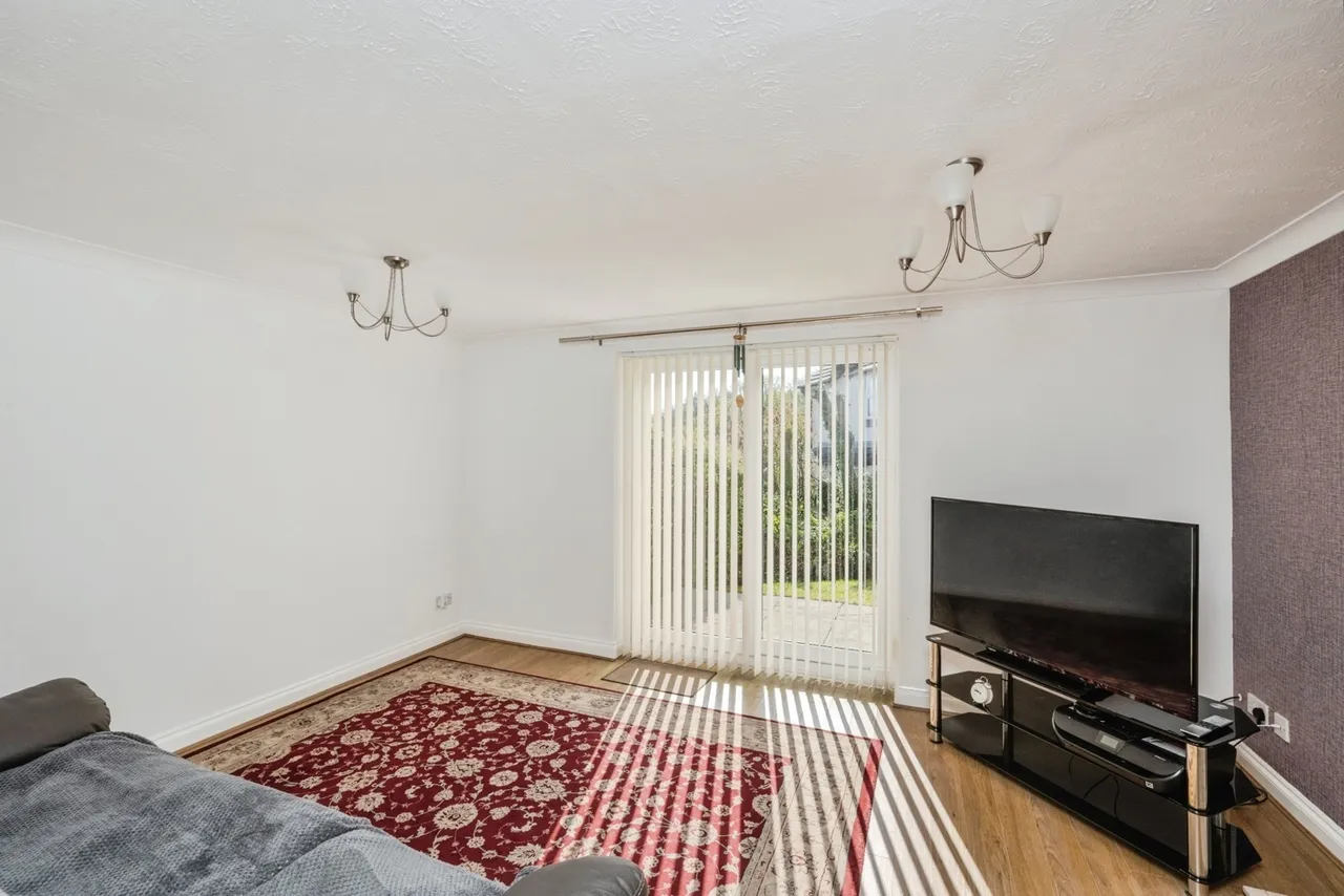 Ffordd Taliesin, Swansea, SA2, photo 8