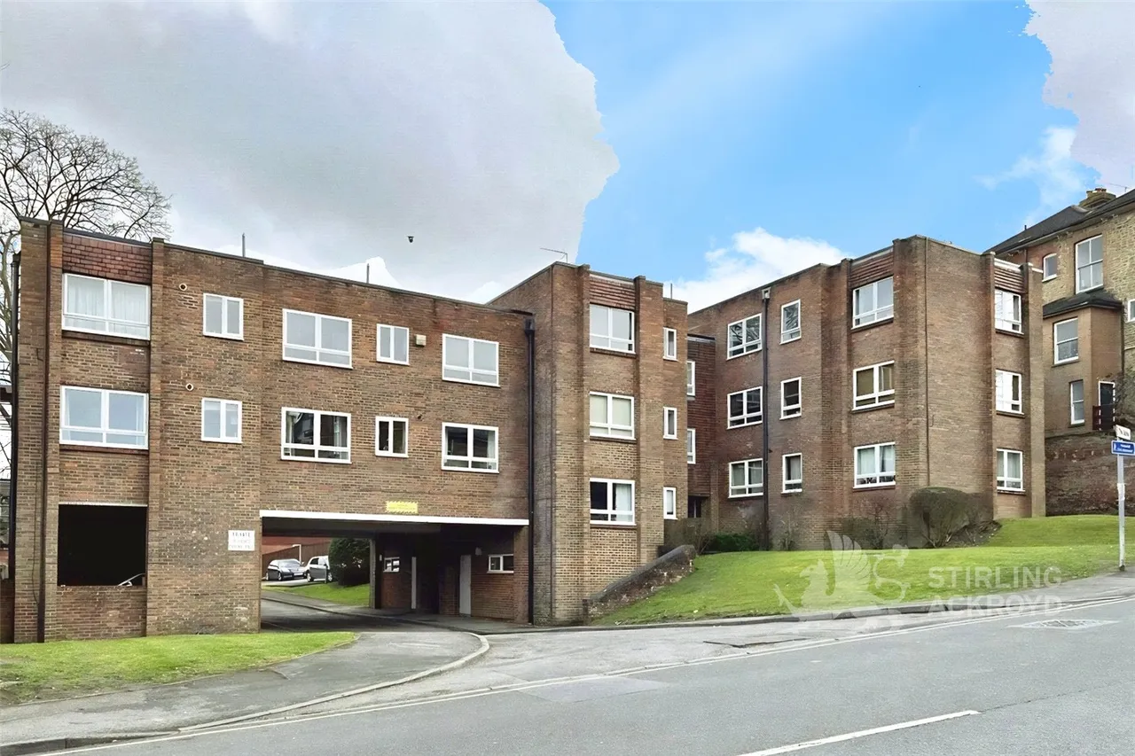 1 bed flat to rent, Harvey Road, Guildford, GU1