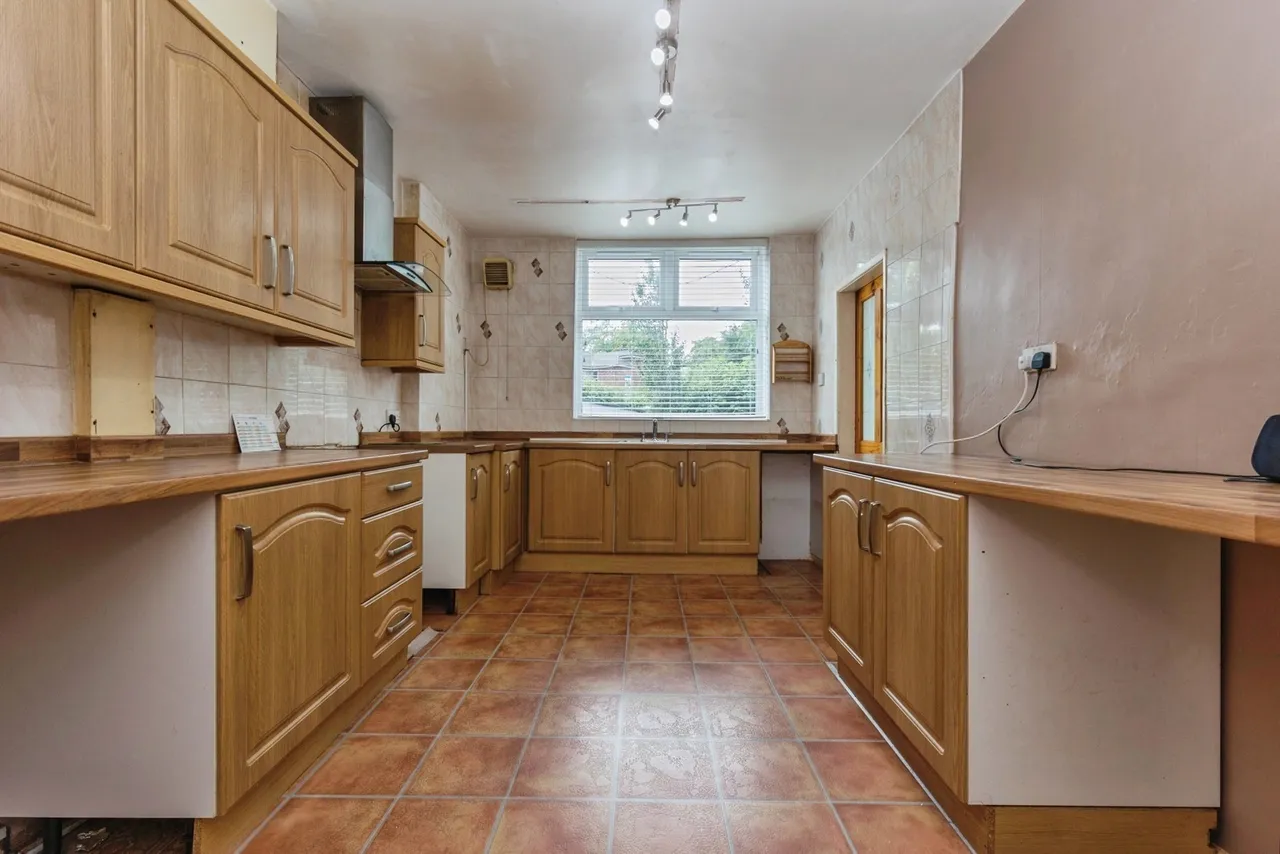 Victoria Road, Whalley Range, Manchester, M16, photo 9