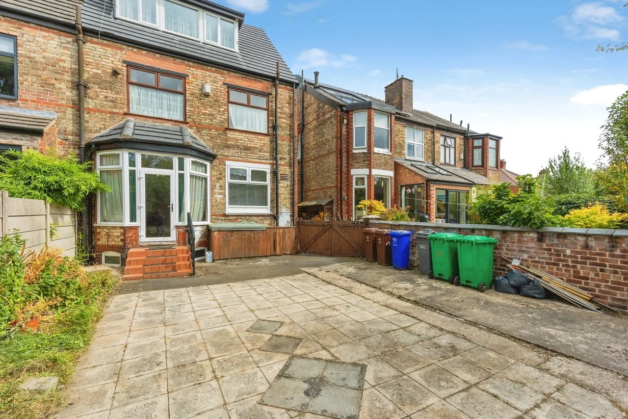 Victoria Road, Whalley Range, Manchester, M16, photo 28