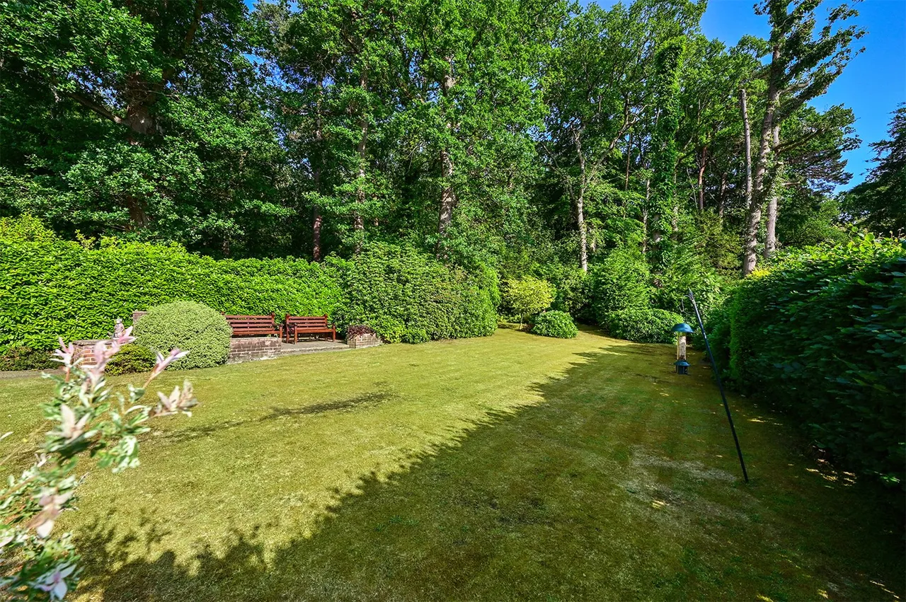Horseshoe Lane, Ash Vale, Guildford, Surrey, GU12 5LJ, photo 2