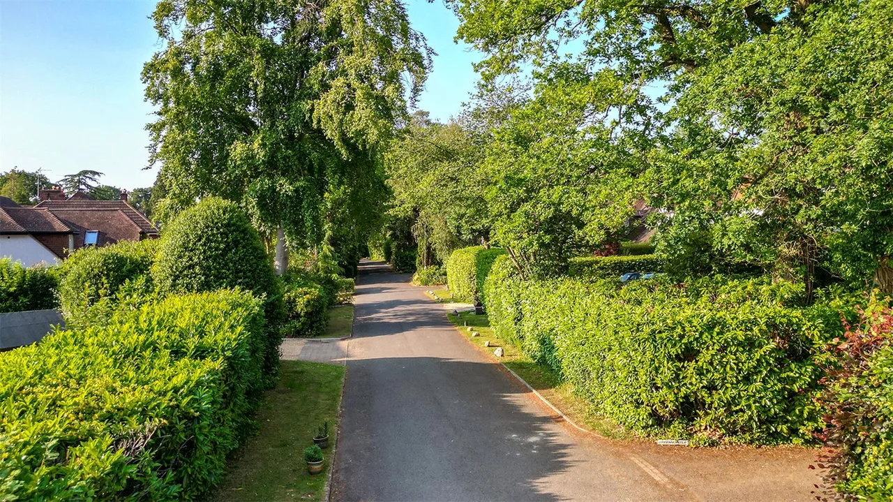 Horseshoe Lane, Ash Vale, Guildford, Surrey, GU12 5LJ, photo 8