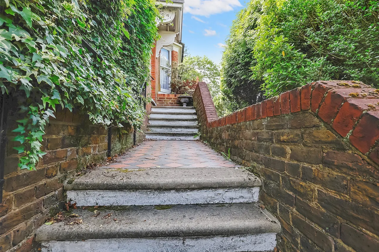 Reigate Road, Redhill, RH1, photo 10