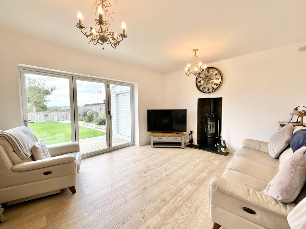 Moss Close, Dilhorne, ST10, photo 10