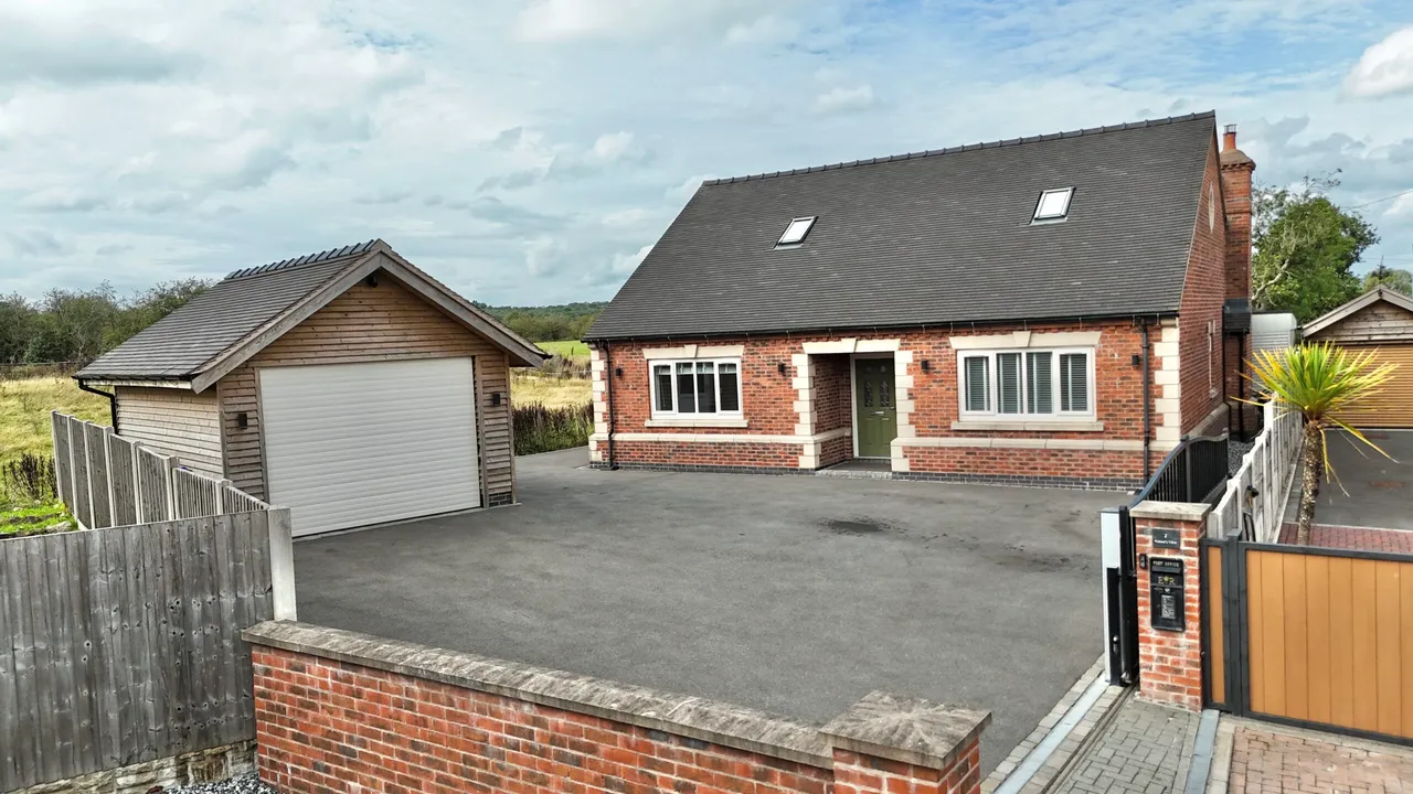 Moss Close, Dilhorne, ST10, photo 39