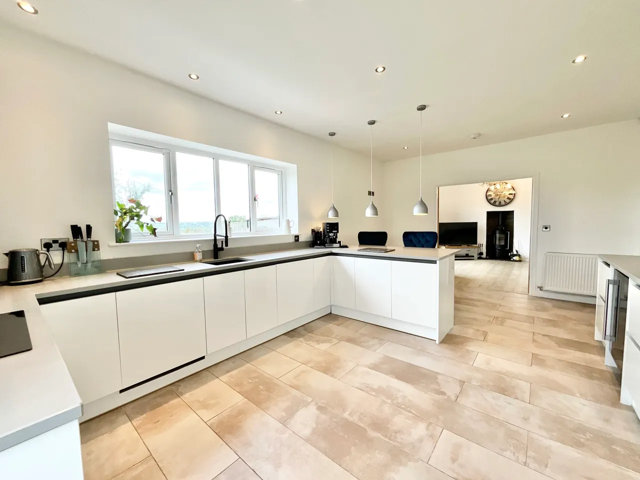 Moss Close, Dilhorne, ST10, photo 5
