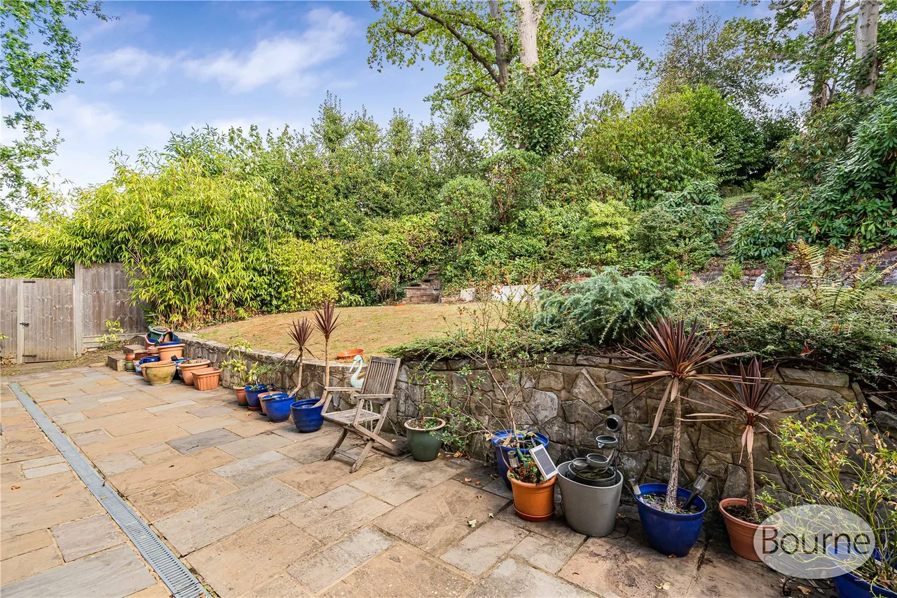 St. Johns Rise, Woking, GU21, photo 19