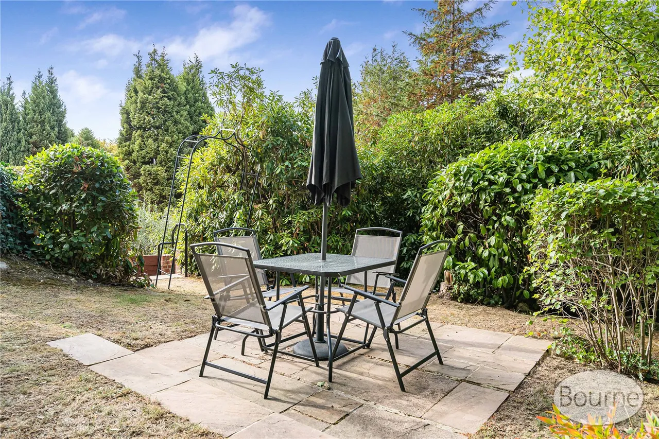 St. Johns Rise, Woking, GU21, photo 21