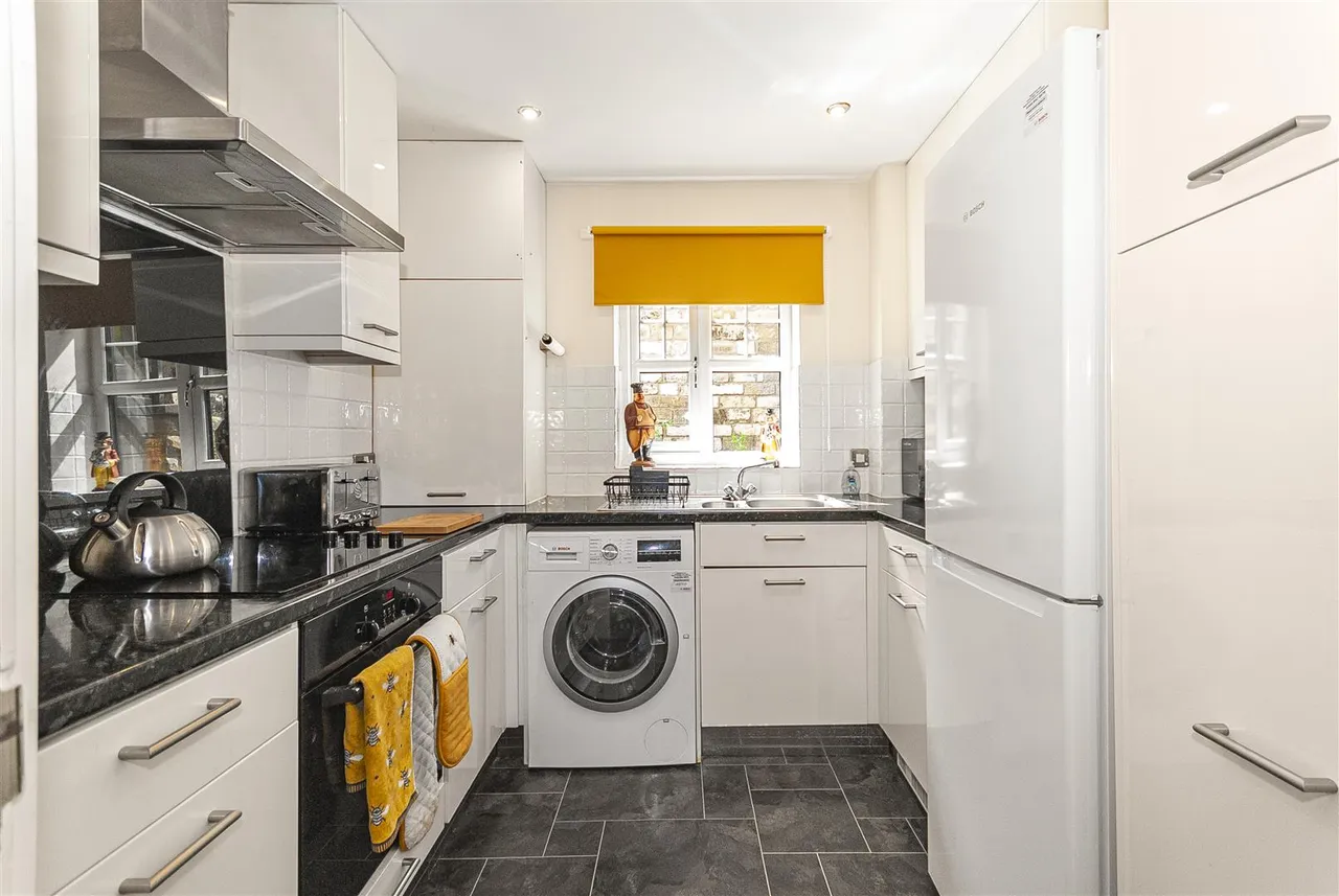 Callender Street, Ramsbottom, Bury, BL0 9DX, photo 3