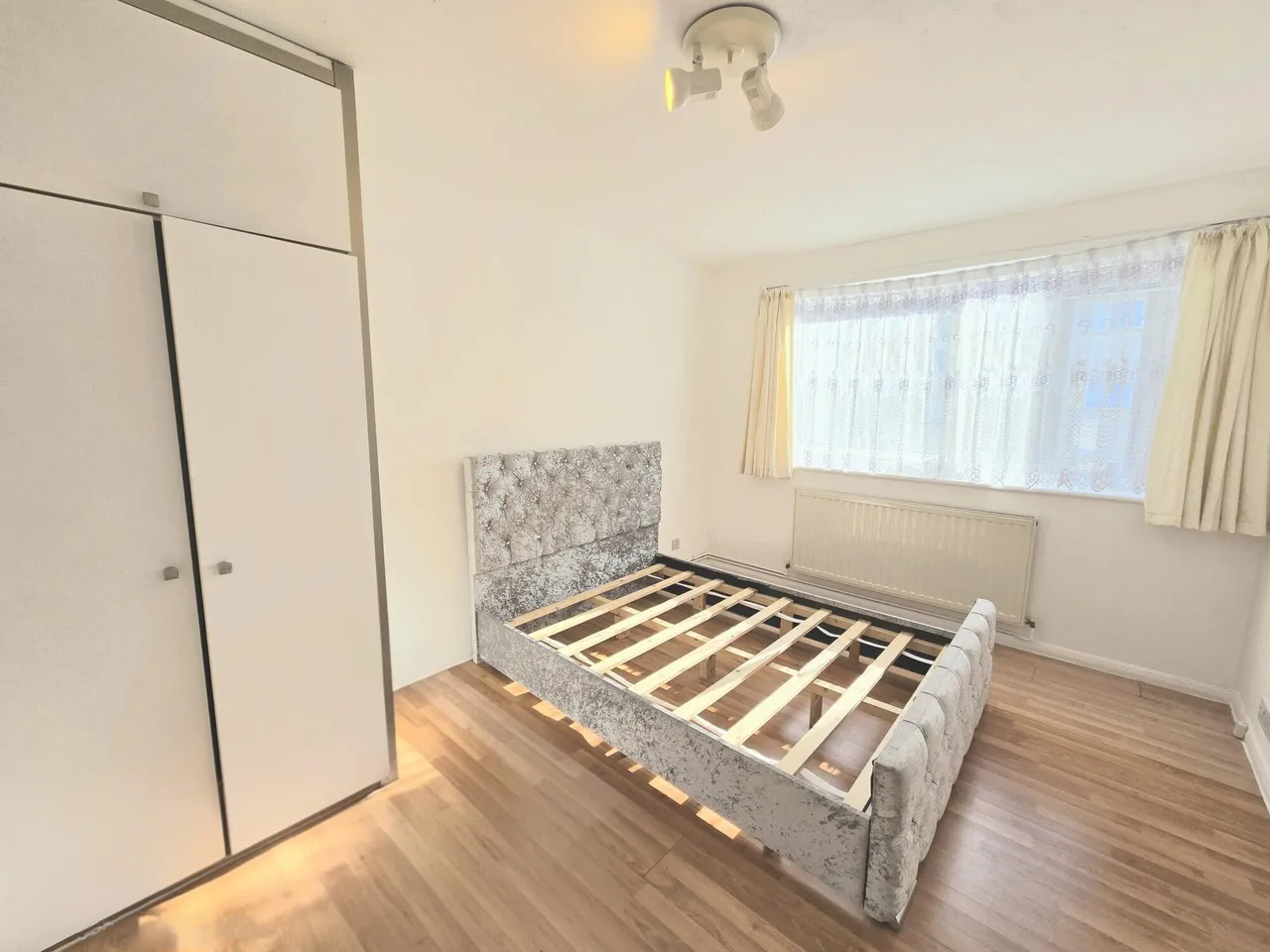 Hedge Lane, London, N13, photo 4