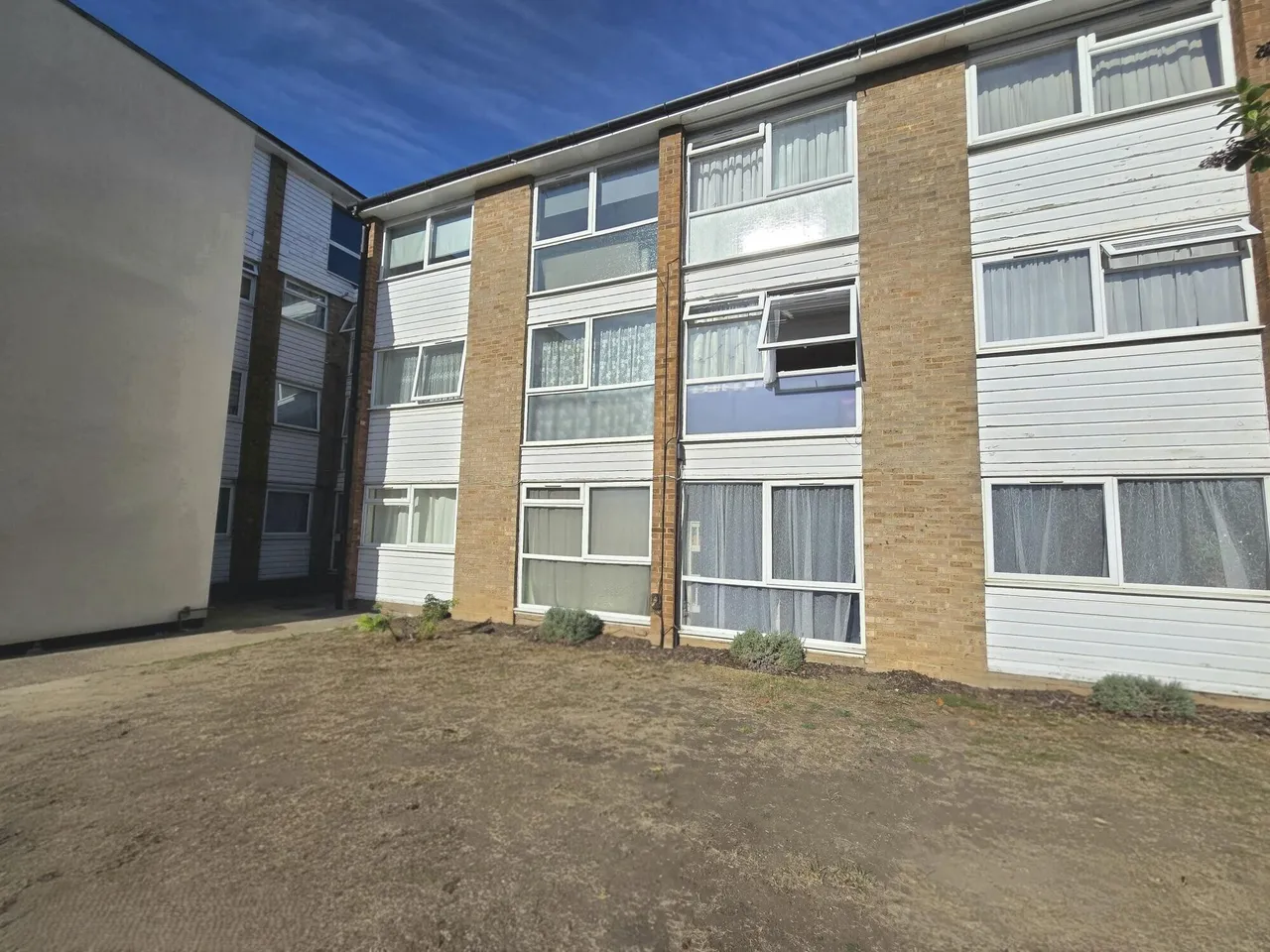 Hedge Lane, London, N13, photo 2