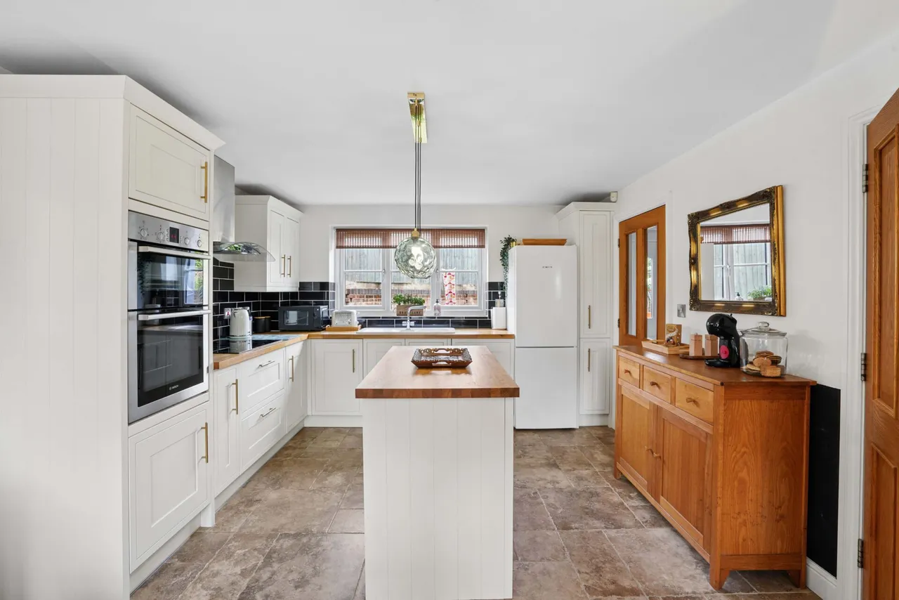 Main Street, East Challow, OX12, photo 5
