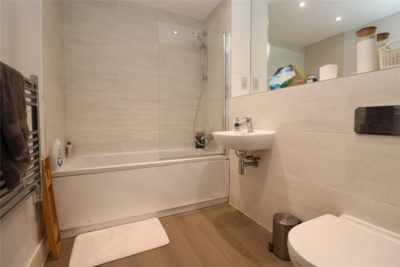 Maybury Road, Woking, GU21, photo 5