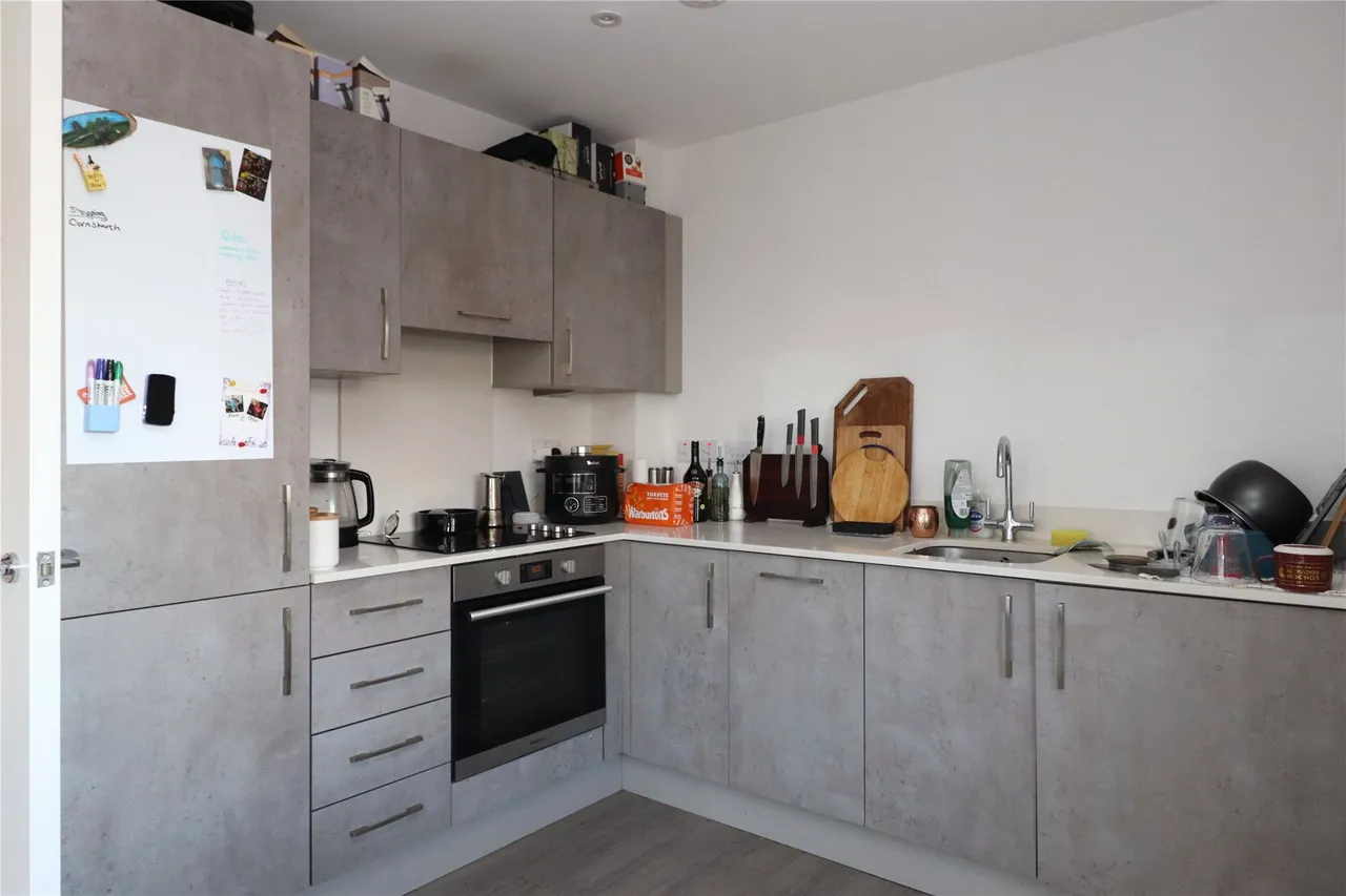 Maybury Road, Woking, GU21, photo 2